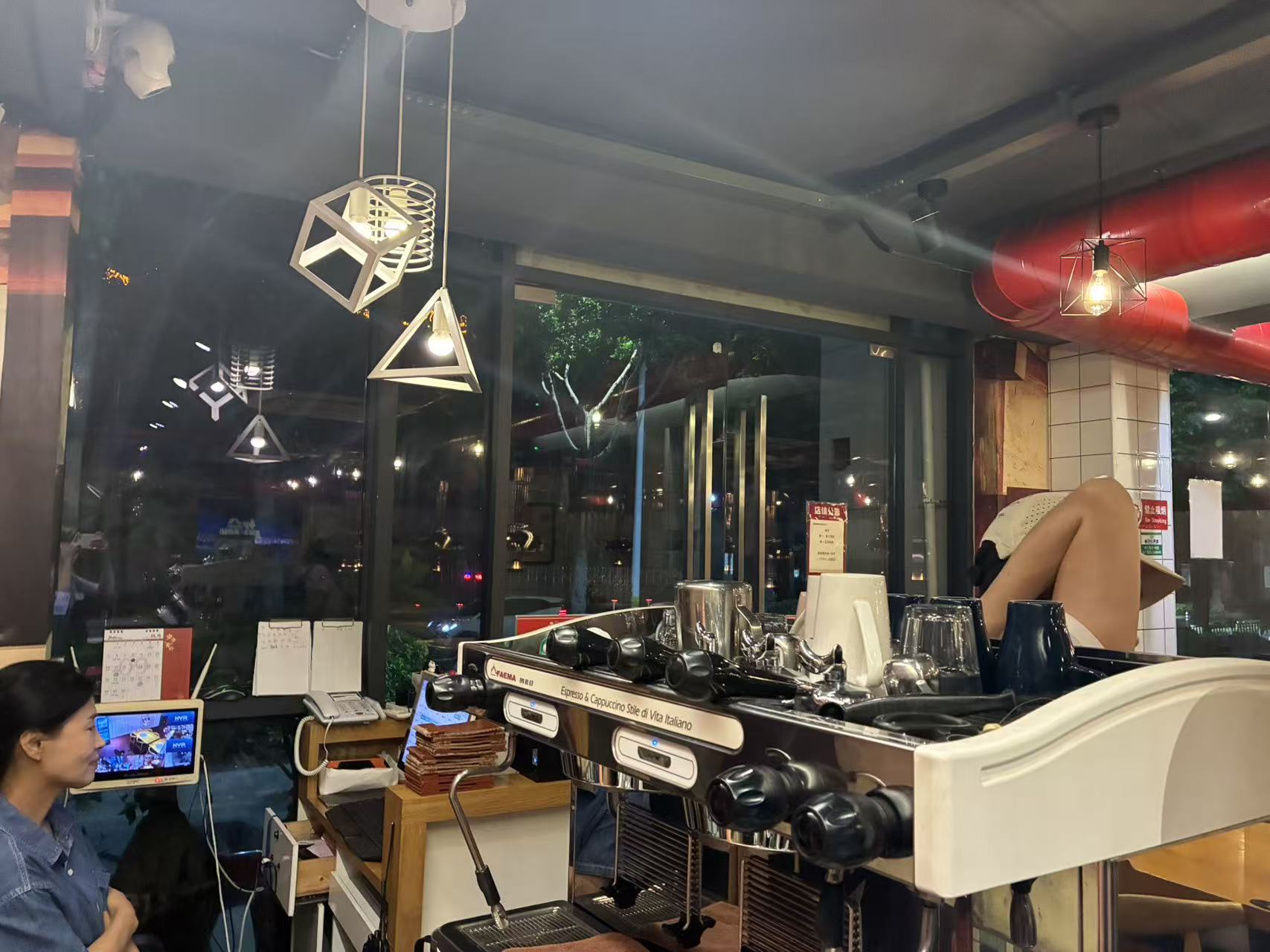 韩庭店内吧台